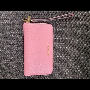 Michael Kors Bags - michael kors wristlet/wallet in brand new Michael Kors Bags - michael kors wristlet/wallet in brand new